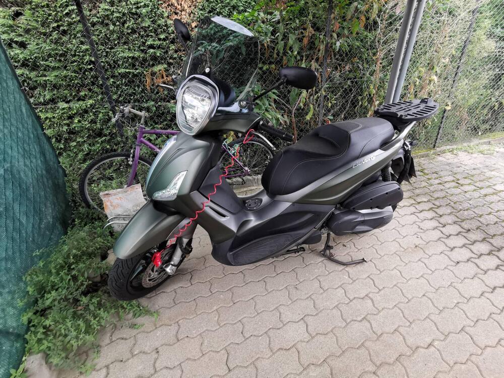 Piaggio Beverly 350 SportTouring ie ABS (2011 - 17) (2)