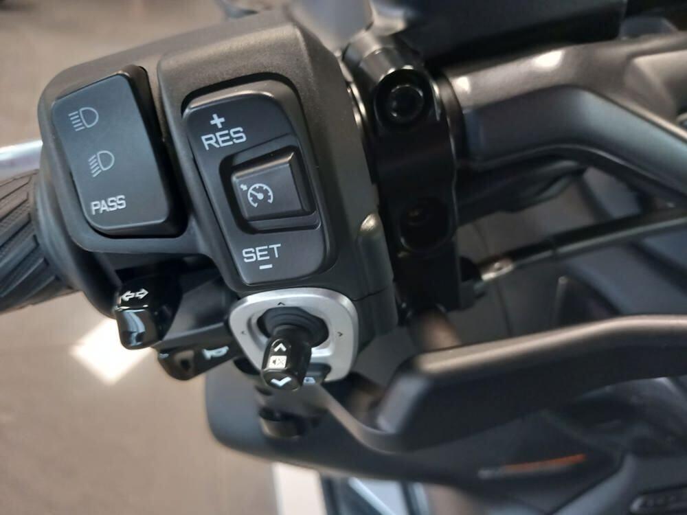 Yamaha T-Max 560 Tech Max (2022 - 24) (4)