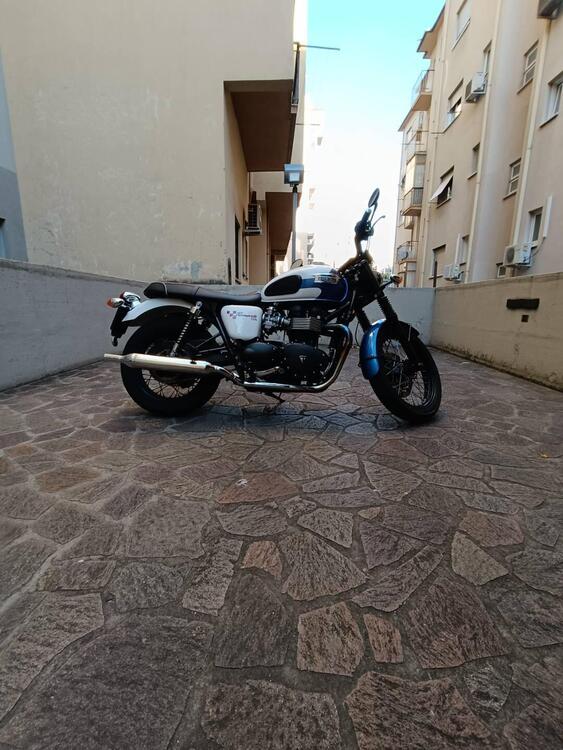 Triumph Bonneville T214 (2015) (2)