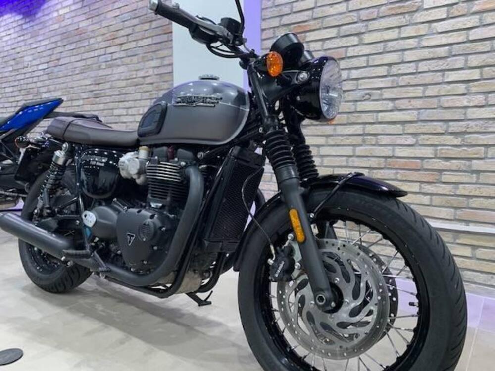 Triumph Bonneville T120 Black Stealth Edition (2024) (2)