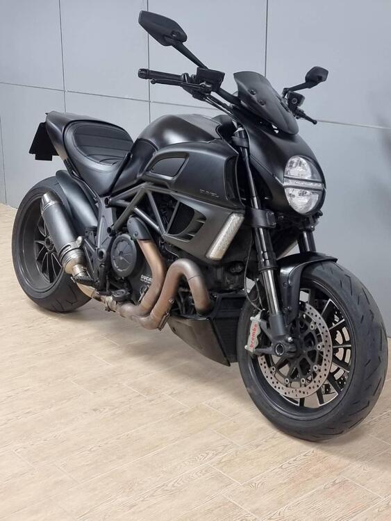 Ducati Diavel 1200 Dark (2012 - 13) (3)