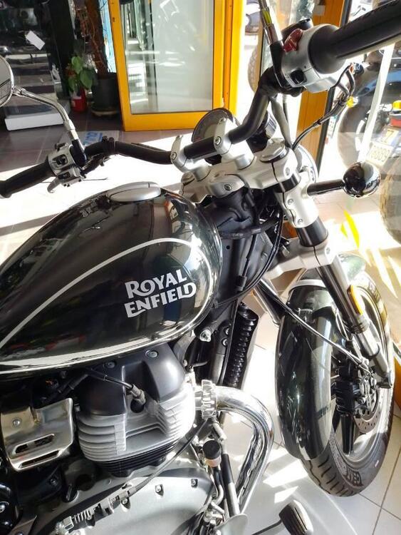 Royal Enfield Super Meteor 650 (2023 - 24) (4)