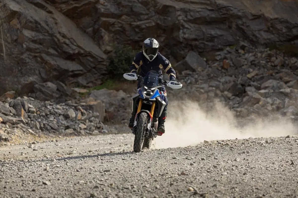 BMW svela a Eicma Concept F 450 GS [VIDEO e GALLERY] (5)