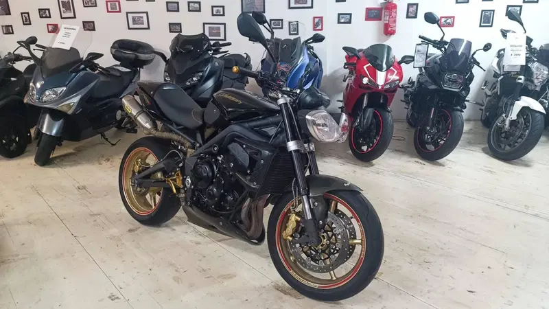 Triumph Street Triple (2007 - 12) (2)