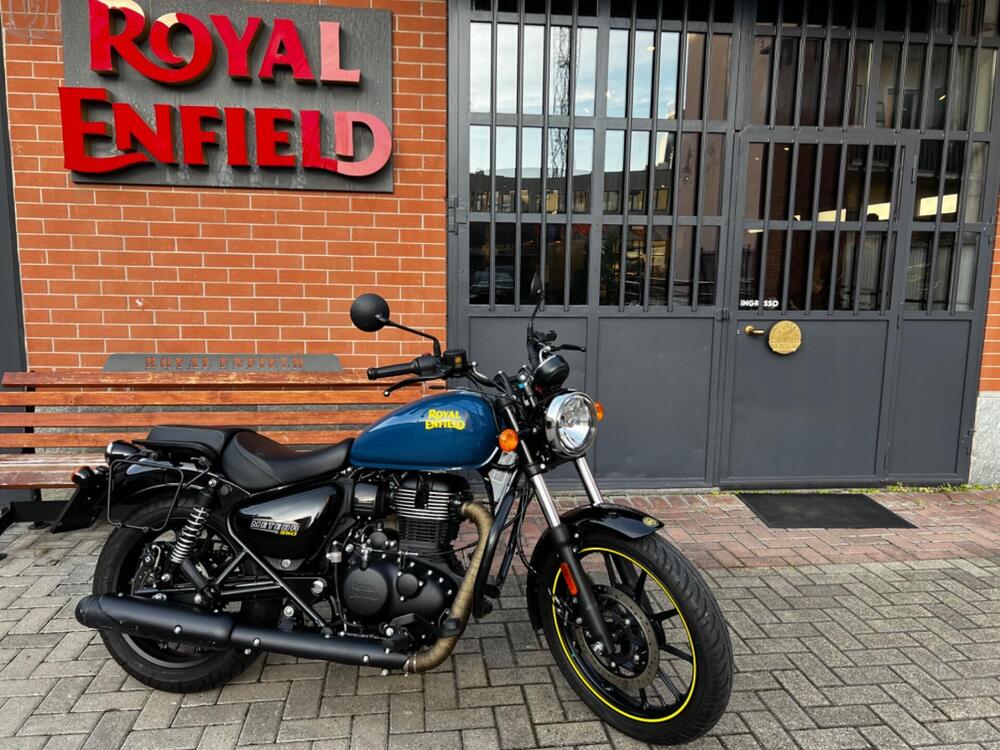 Royal Enfield Meteor 350 Fireball (2021 - 24) (2)