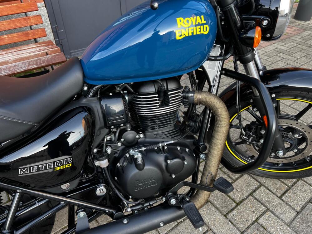 Royal Enfield Meteor 350 Fireball (2021 - 24) (5)