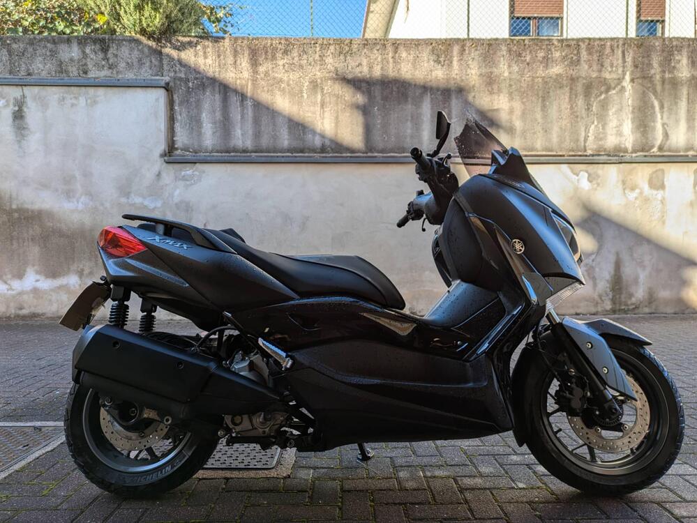 Yamaha X-Max 300 Tech Max (2020) (2)