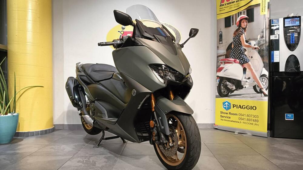 Yamaha T-Max 560 Tech Max (2020) (2)