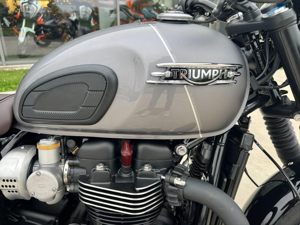 Triumph Bonneville T120 (2021 - 24) (3)