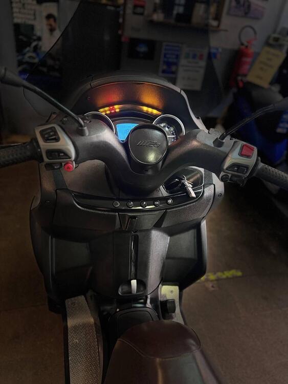 Piaggio Mp3 350 ie ABS (2018 - 19) (4)