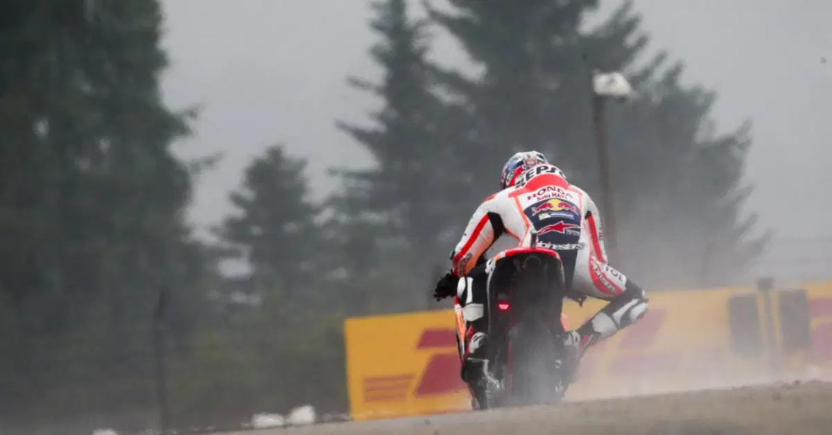 MotoGP 2016. Pedrosa &egrave; il pi&ugrave; veloce nel warm up bagnato al Sachsenring