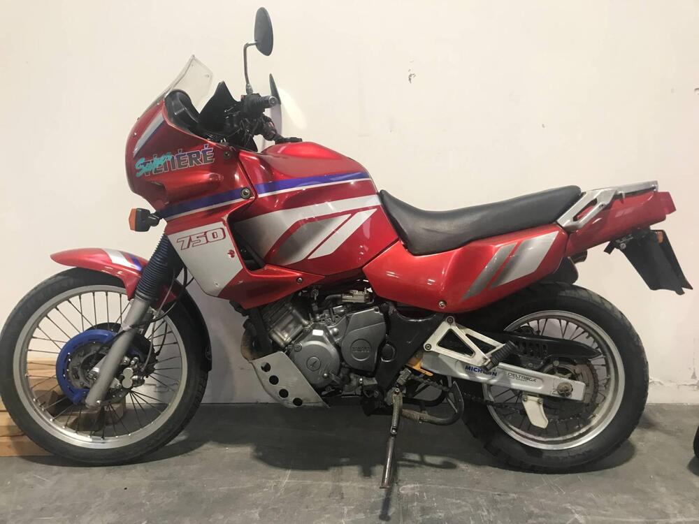 Yamaha XTX750 SUPER TENERE' (2)