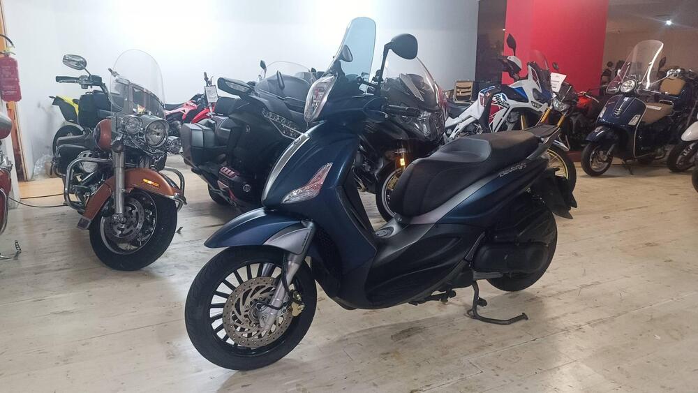 Piaggio Beverly 300 i.e. ABS-ASR (2016 - 20) (3)