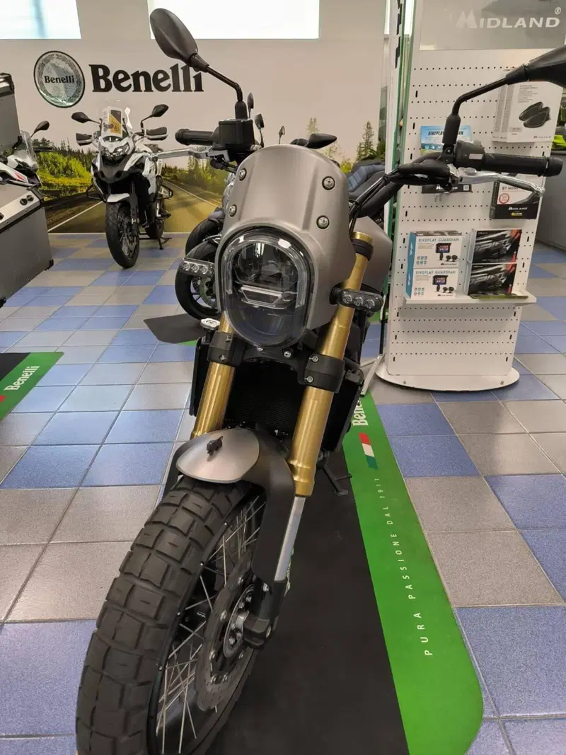 Benelli Leoncino 800 Trail (2022 - 26)
