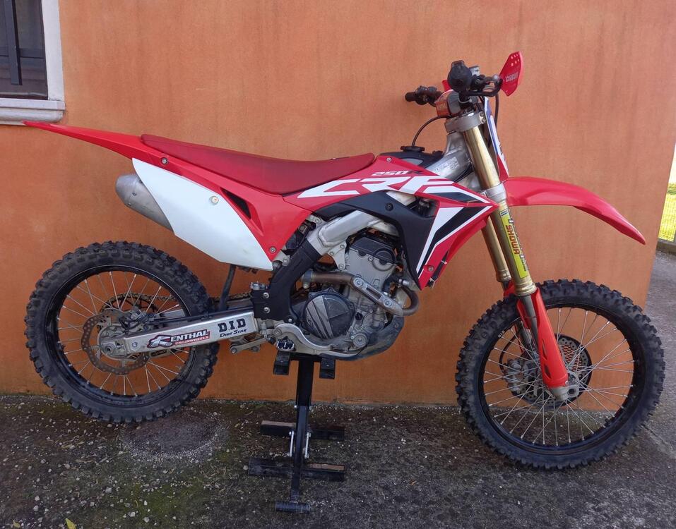 Honda CRF 250 R (2020) (2)