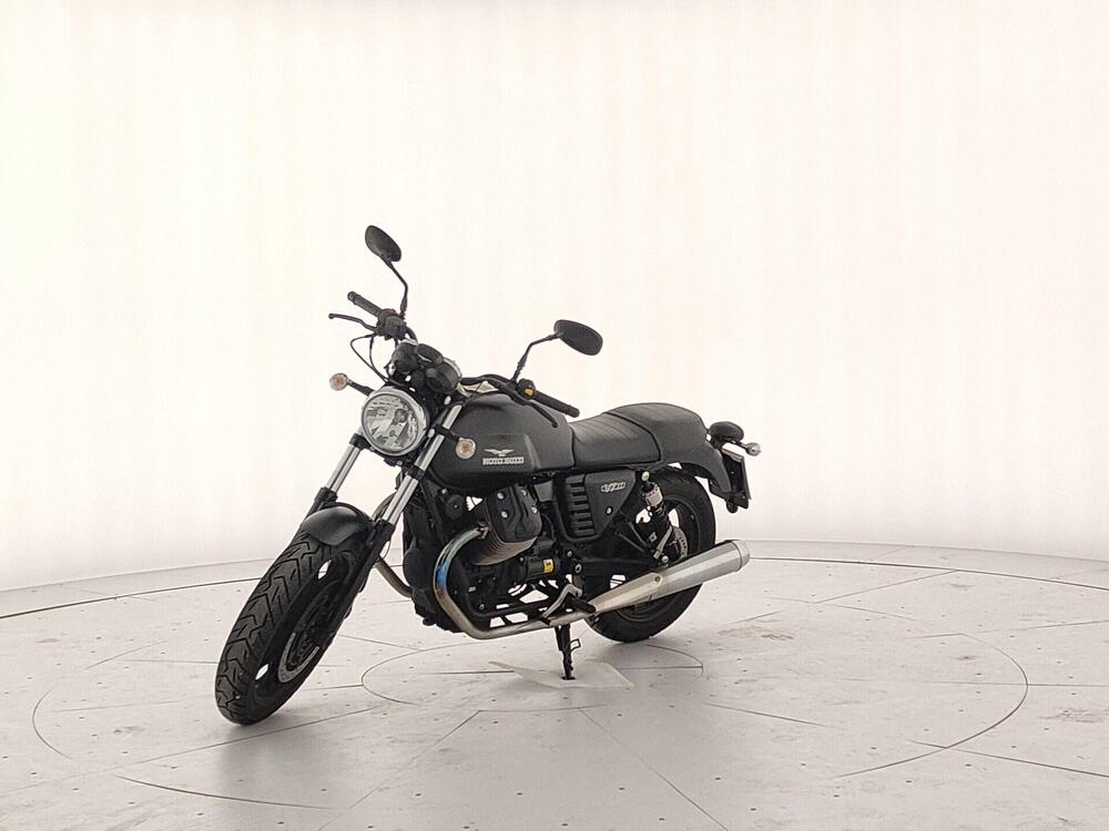 Moto Guzzi V7 II Stone (2015 - 17)