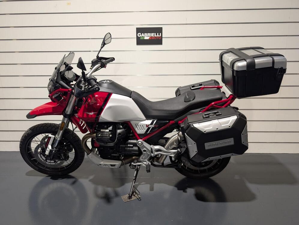 Moto Guzzi V85 TT (2021 - 23) (2)