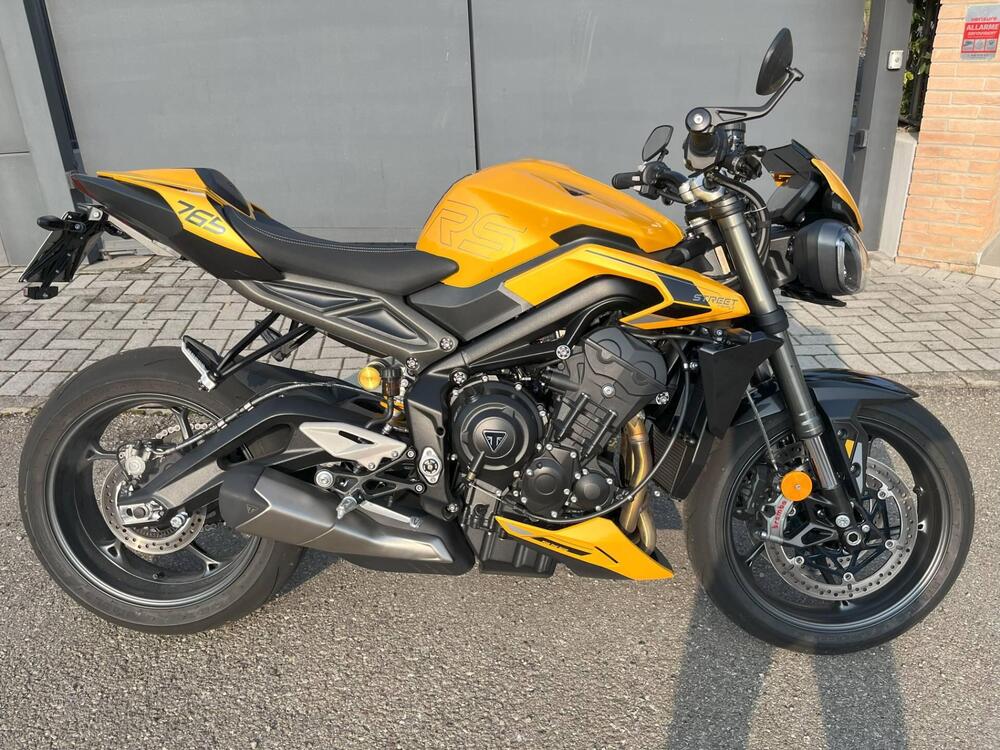 Triumph Street Triple 765 RS (2023 - 24) (2)