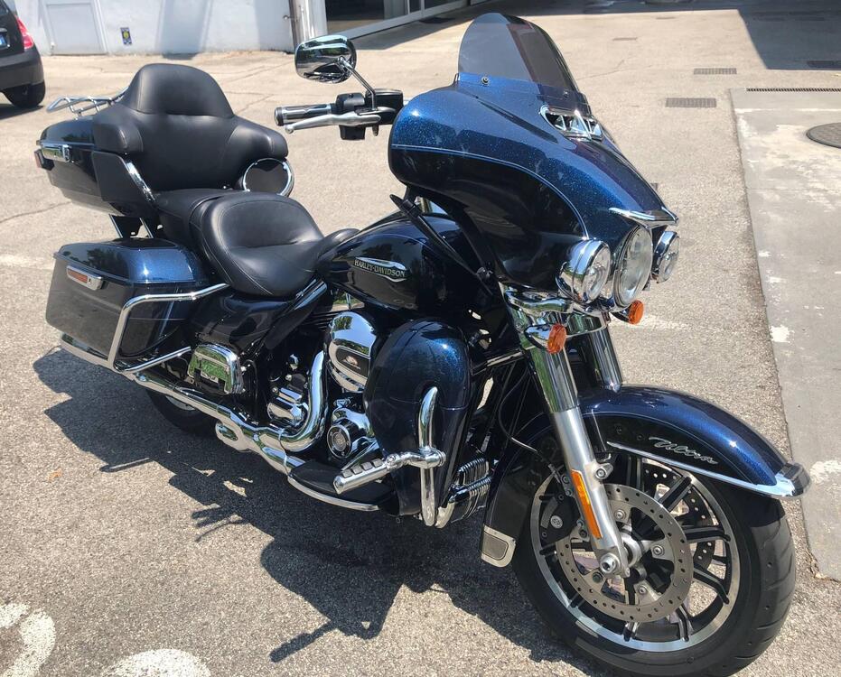 Harley-Davidson 1690 Electra Glide Ultra Classic (2014 - 16) - FLHTCU (2)