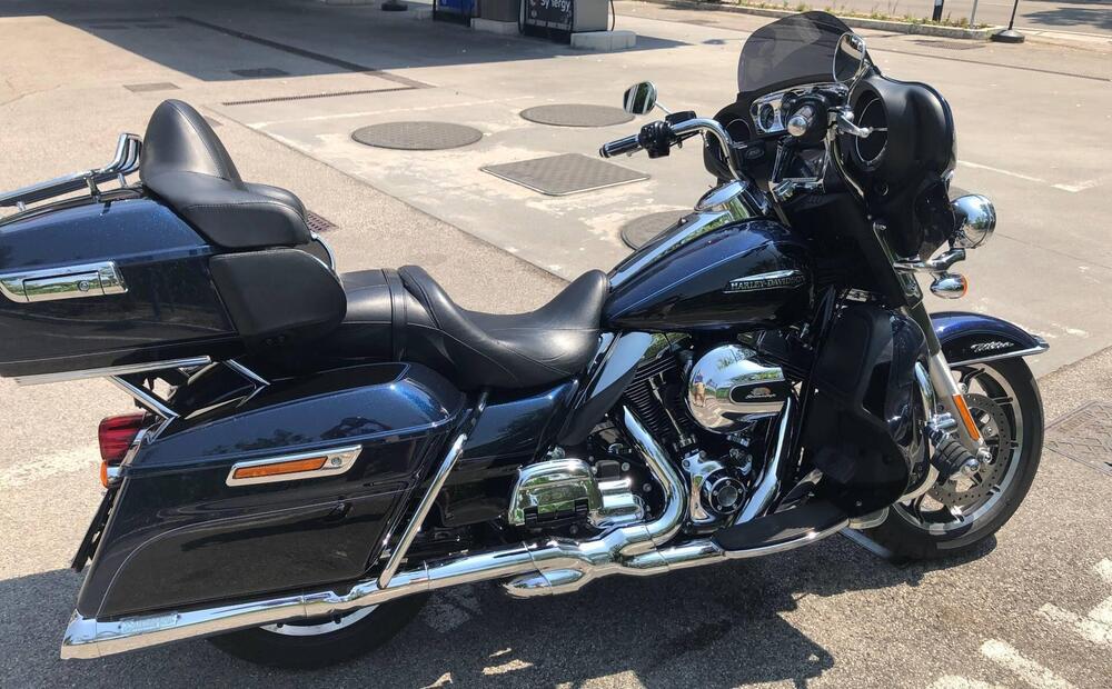 Harley-Davidson 1690 Electra Glide Ultra Classic (2014 - 16) - FLHTCU (4)