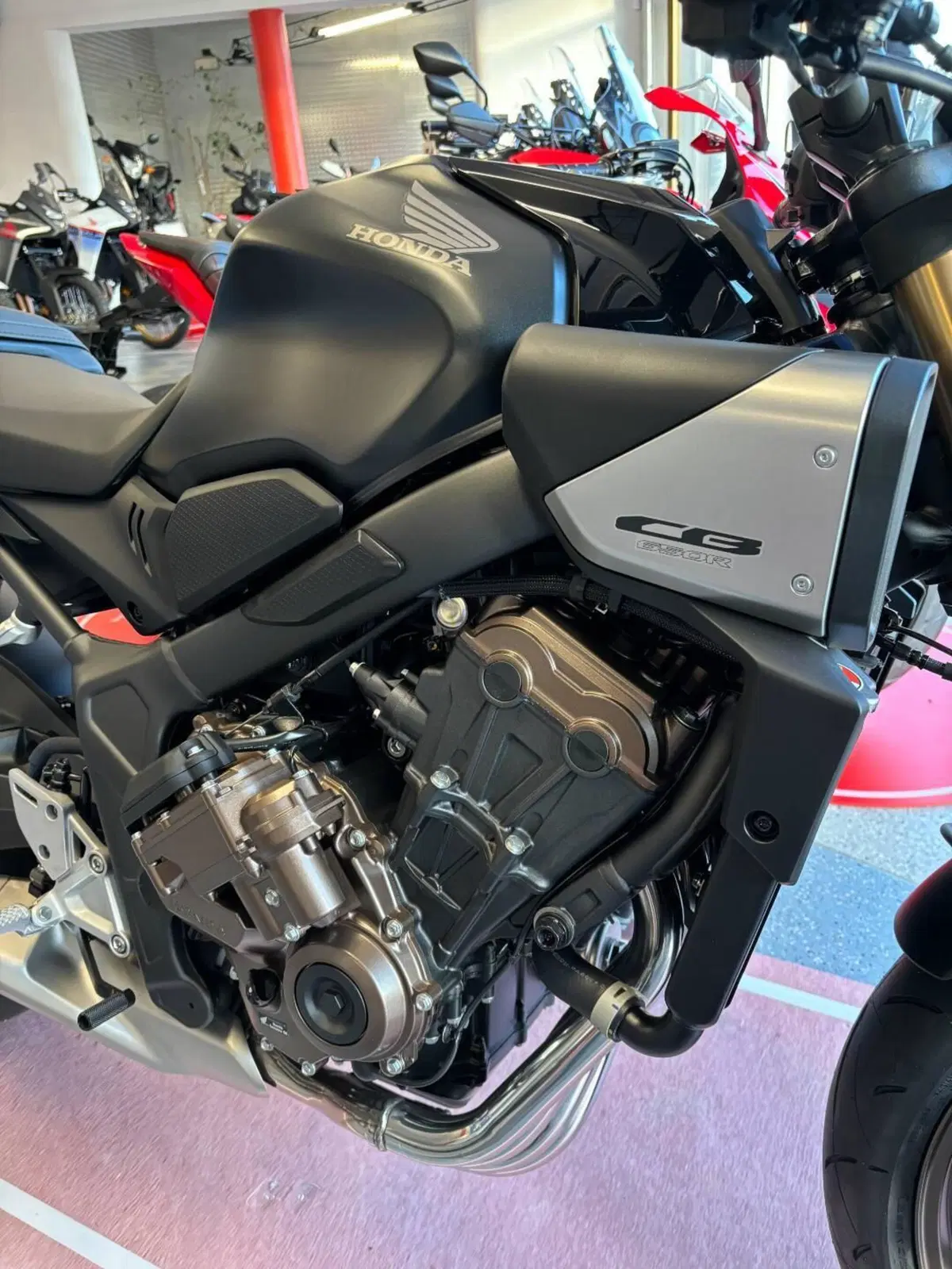 Honda CB 650 R E-Clutch (2024 - 26) (5)