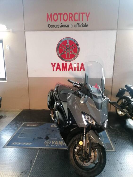 Yamaha T-Max 560 Tech Max (2021) (2)