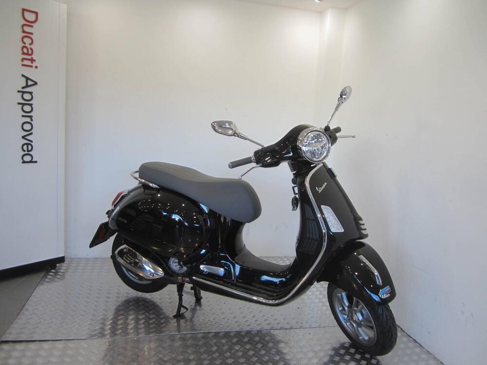 Vespa GTS 300 (2023 - 24)