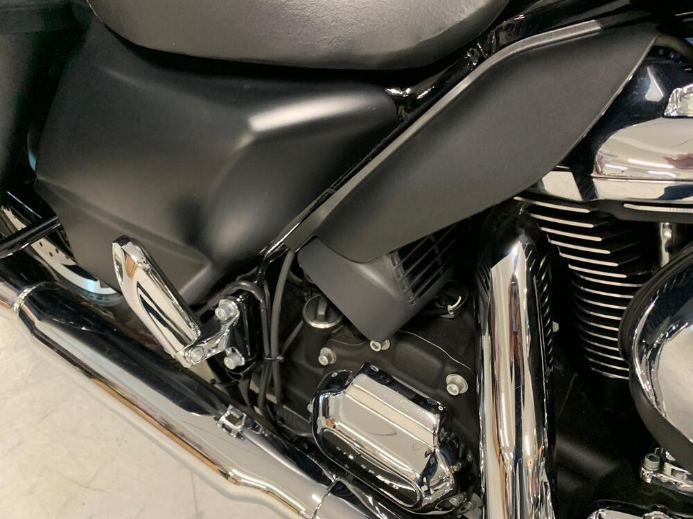 Harley-Davidson 107 Road Glide (2017) - FLTRX (4)