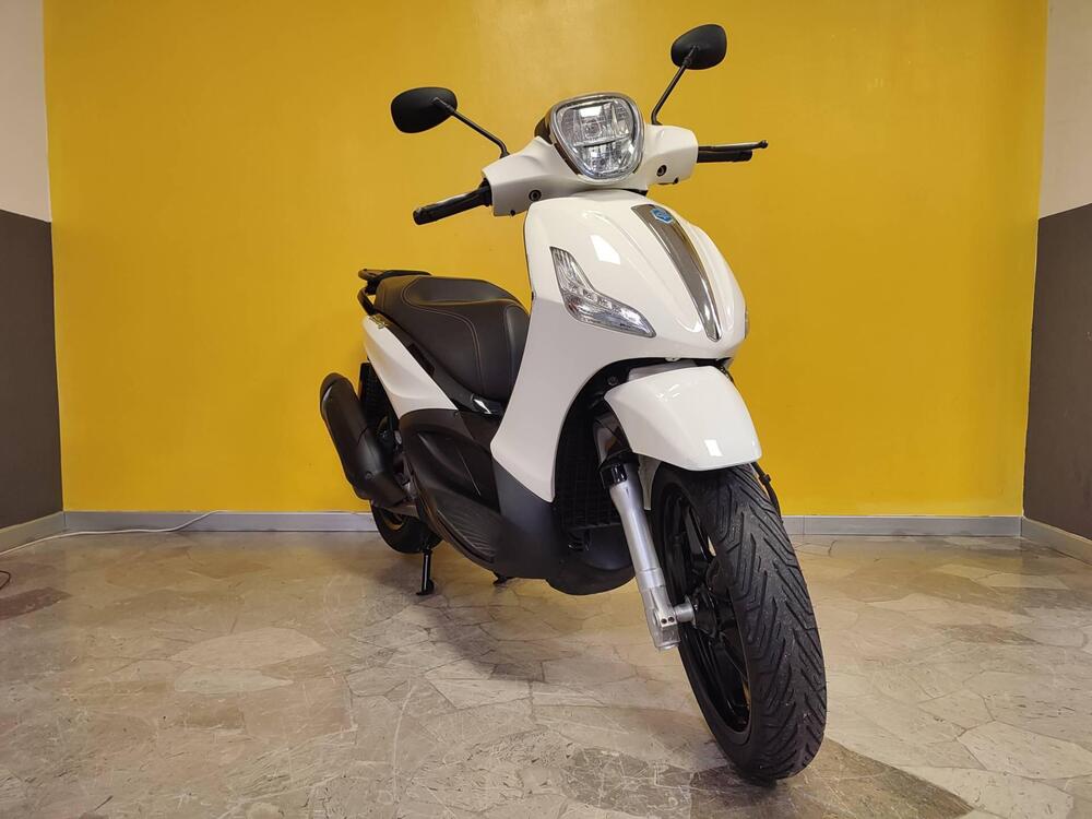 Piaggio Beverly 350 ABS (2016 - 20) (2)