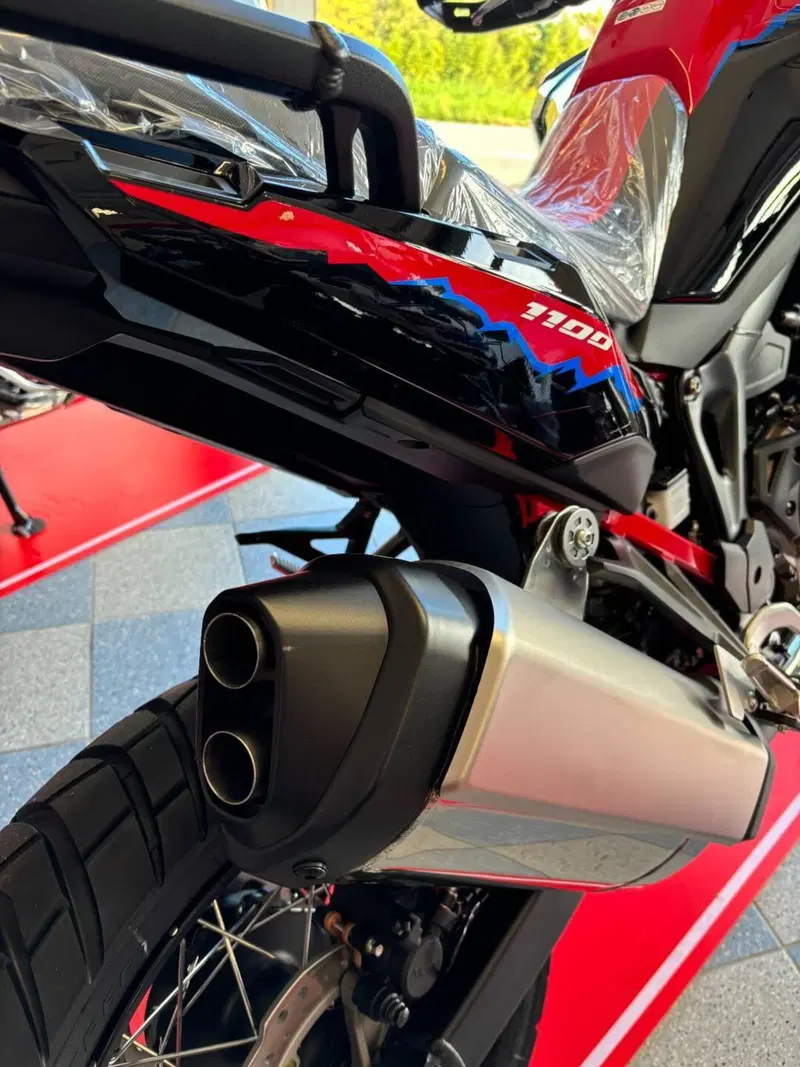 Honda Africa Twin CRF 1100L ES (2024 - 26) (6)