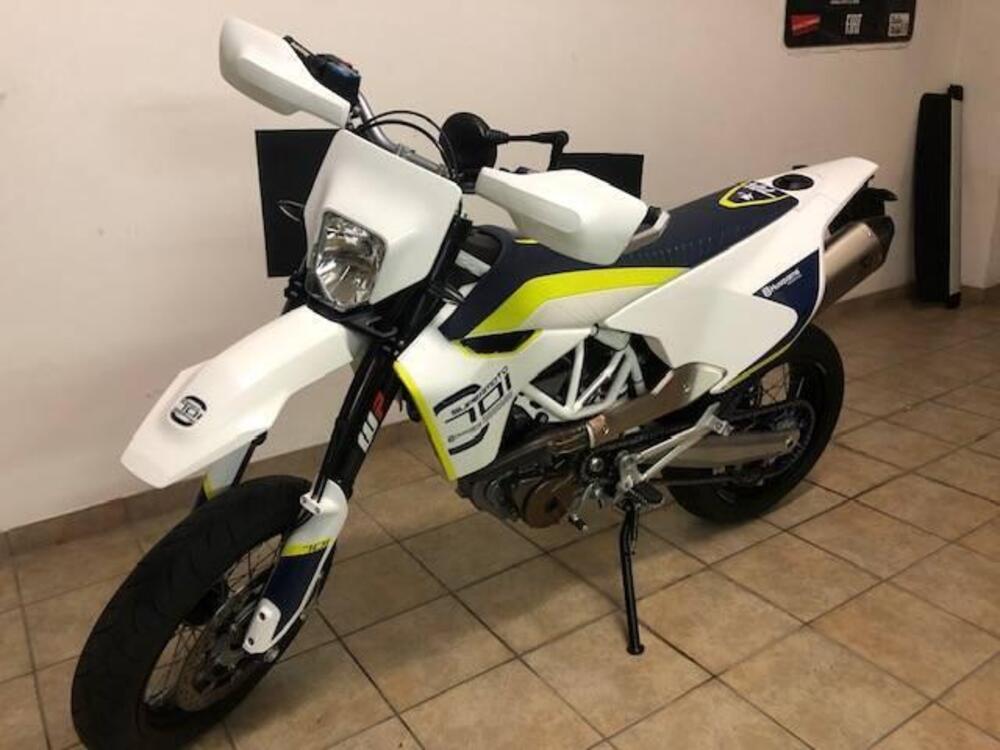 Husqvarna 701 Supermoto (2017 - 19)