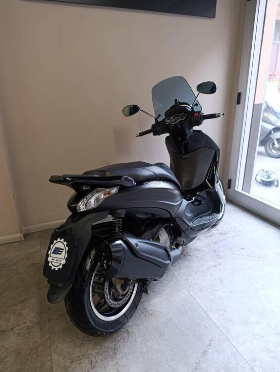 Piaggio Beverly 350 Police ABS-ASR (2018 - 20) (4)