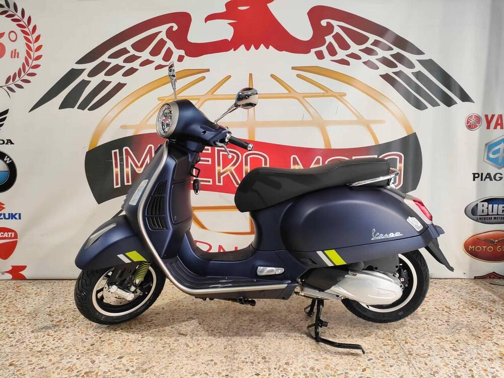 Vespa GTS 300 Super Tech (2023 - 24) (2)