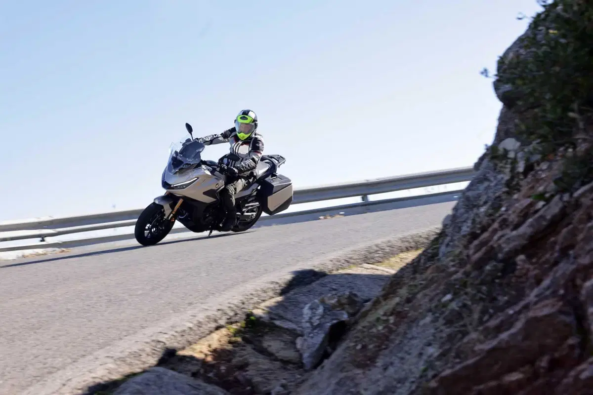 Honda NT 1100 DCT: più ricca e coinvolgente (2)