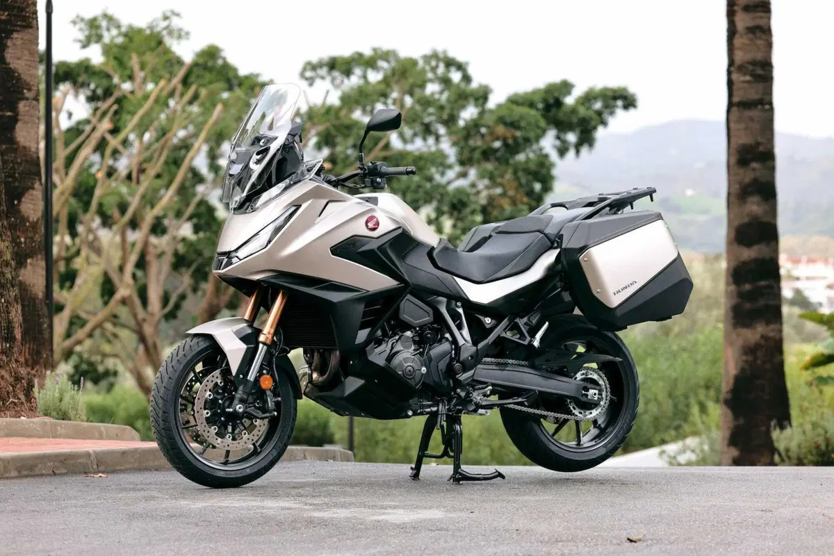 Honda NT 1100 DCT: più ricca e coinvolgente (12)