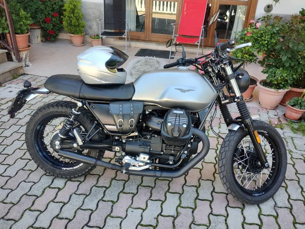 Moto Guzzi V7 III Rough (2018 - 20) (3)