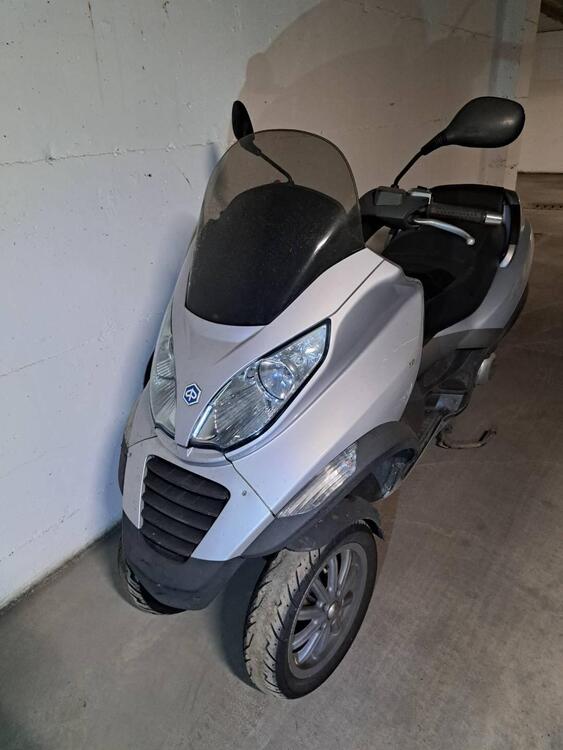 Piaggio MP3 250 i.e. (2)