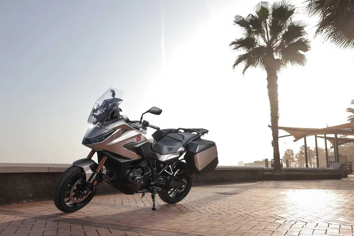 Honda NT 1100 DCT: più ricca e coinvolgente (2)