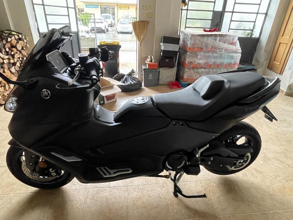 Yamaha T-Max 560 (2022 - 24) (2)