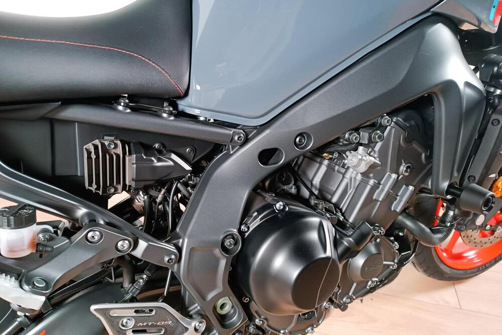 Yamaha MT-09 (2021 - 23) (4)