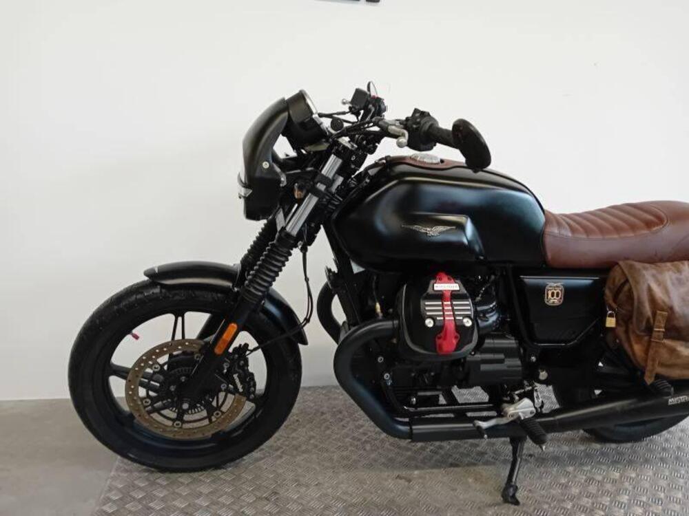 Moto Guzzi V7 III Stone (2017 - 20) (5)