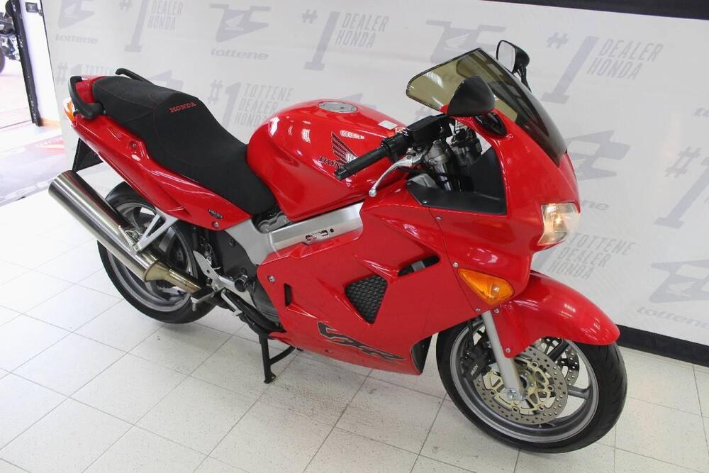 Honda VFR 800 (2002 - 05) (3)