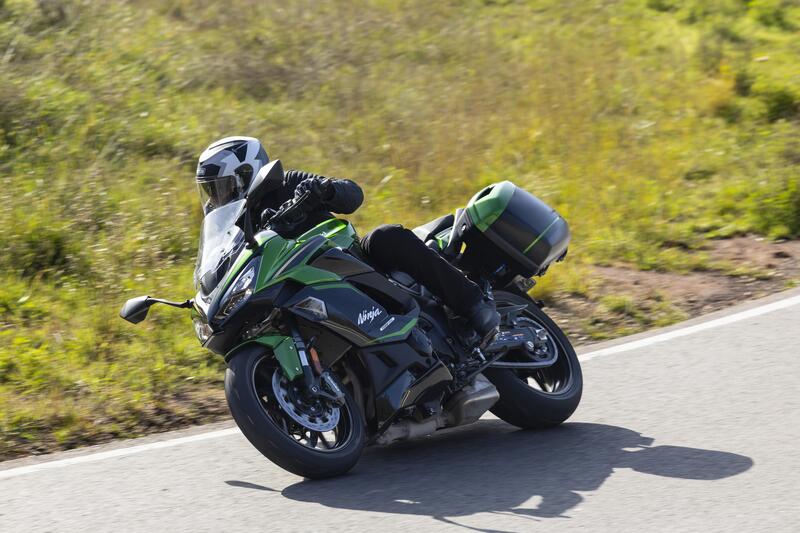 Kawasaki Ninja 1100 SX SE 2025 TEST: prova di maturit&agrave; [GALLERY]