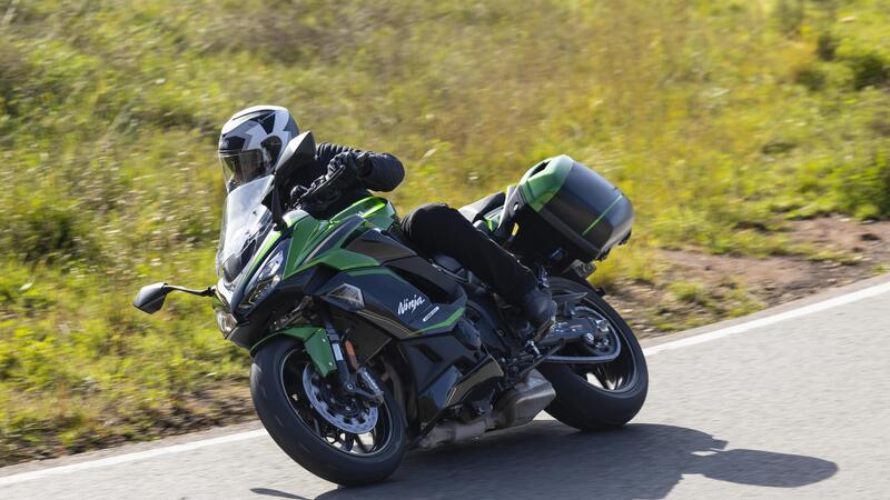 Kawasaki Ninja 1100 SX SE 2025 TEST: prova di maturit&agrave; [GALLERY]