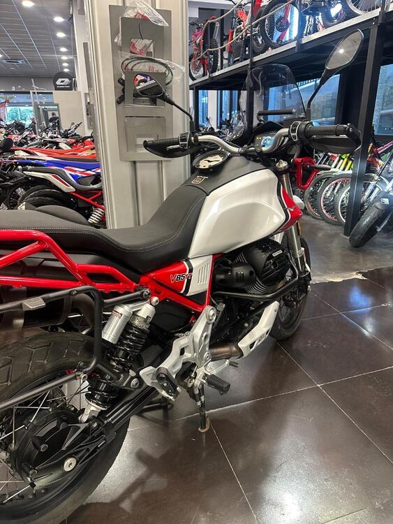 Moto Guzzi V85 TT (2019 - 20) (3)