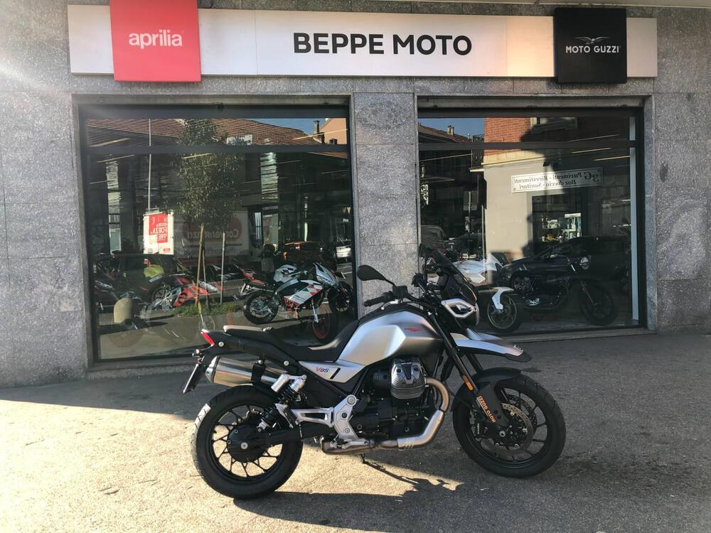 Moto Guzzi V85 Strada (2024)