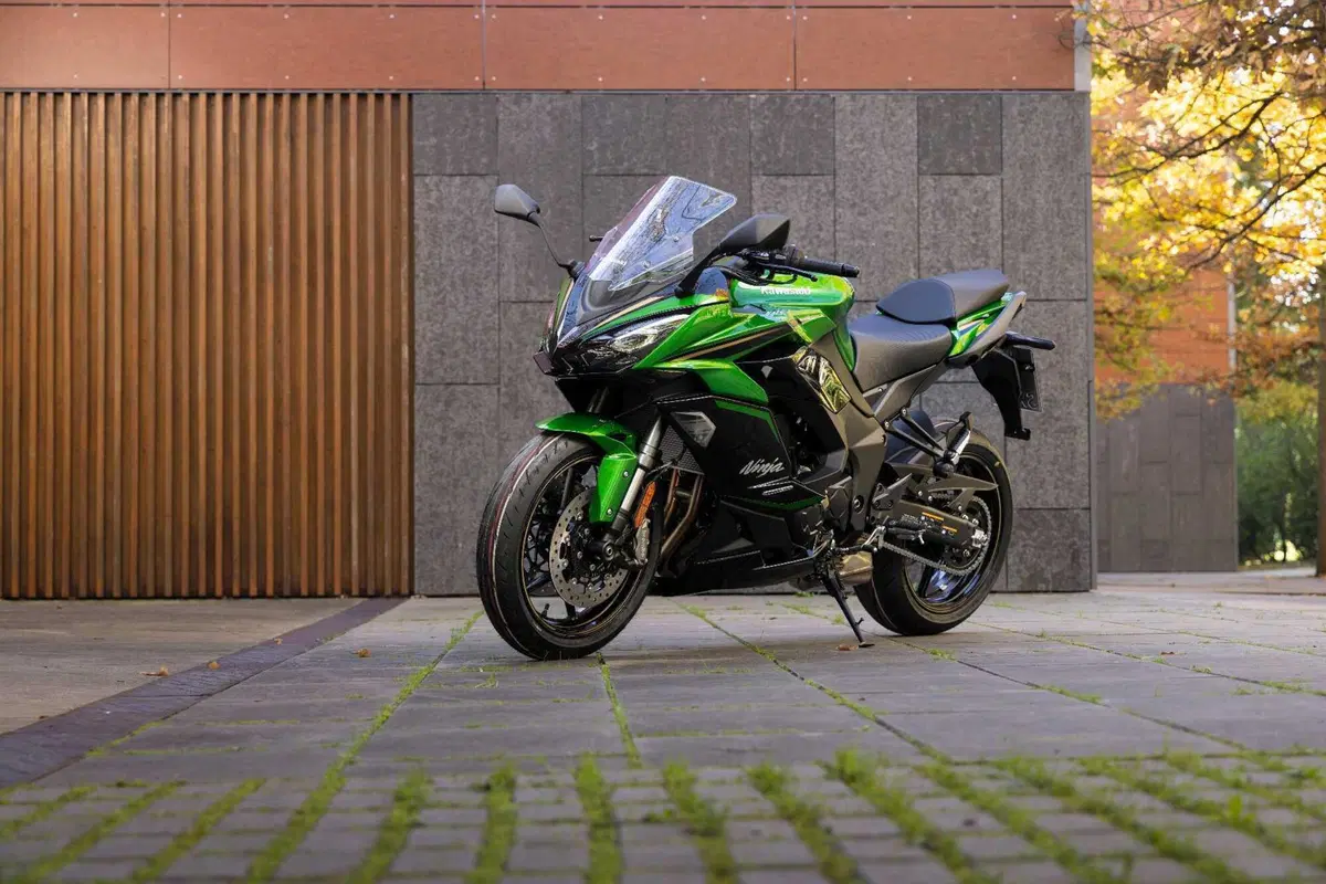 Kawasaki Ninja 1100 SX SE 2025 TEST: prova di maturità