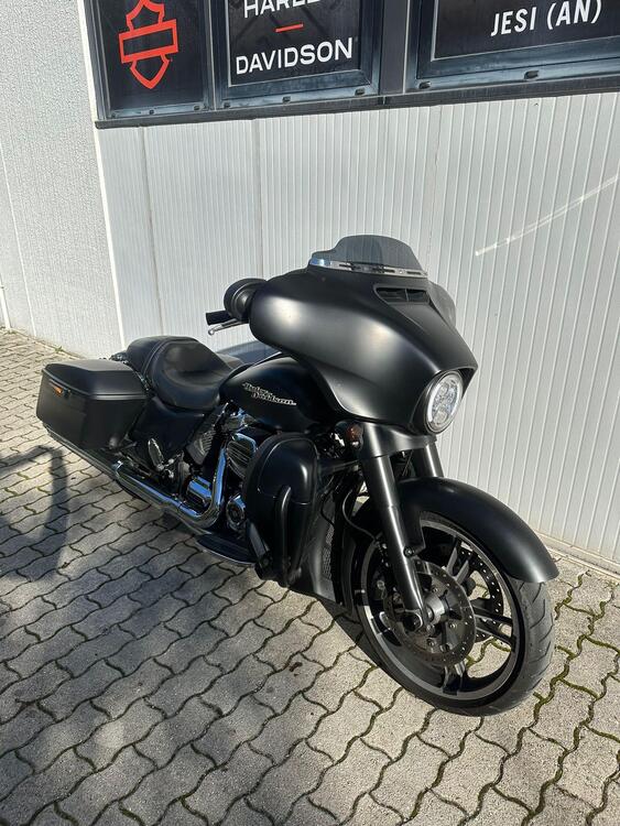 Harley-Davidson 107 Street Glide Special (2017 - 19) - FLHXS (3)