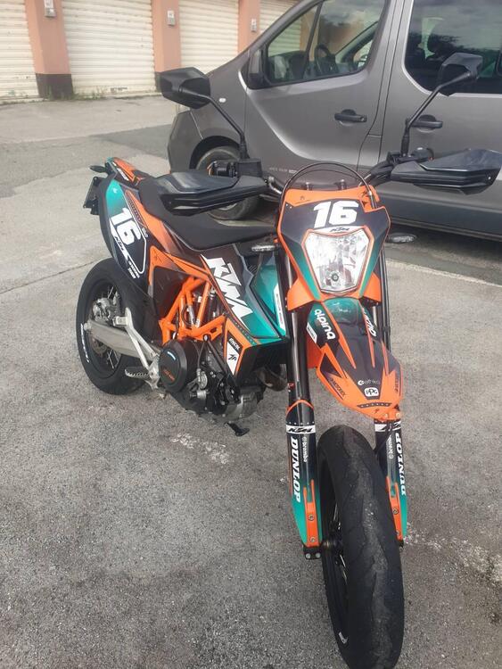 KTM 690 SMC R (2021-22) (4)