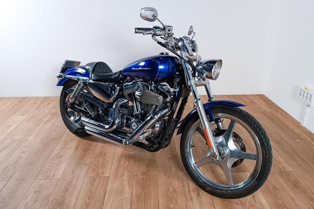 Harley-Davidson 1200 Custom (2017) - XL 1200C (2)